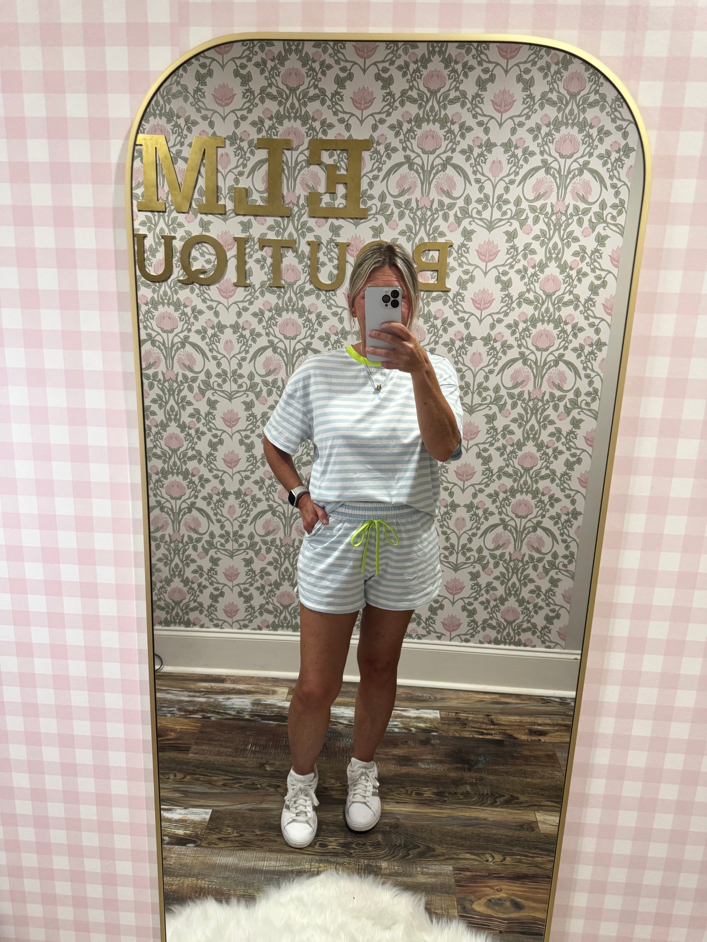 Striped set